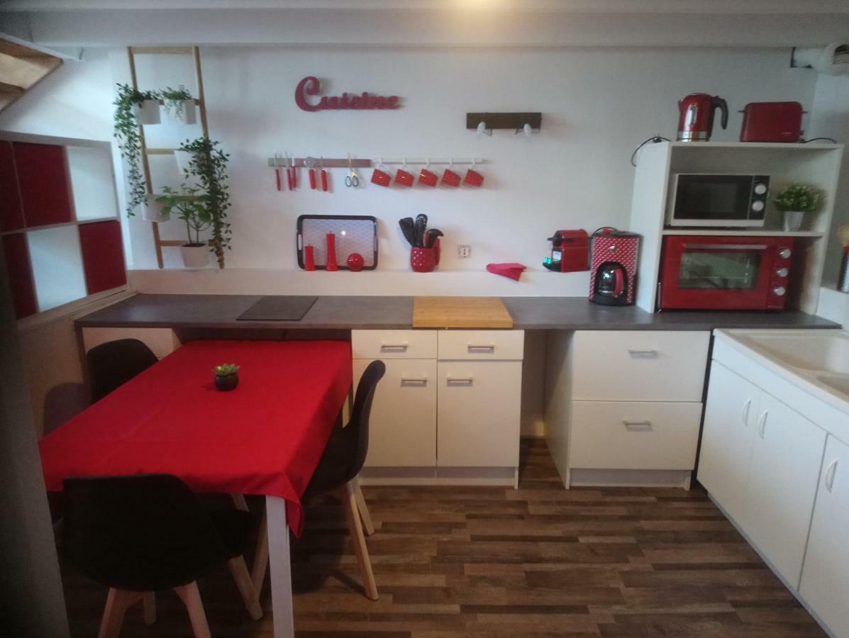 อพาร์ต โคซี เบรสต์ เล กาปูแซ็ง Apartment ภายนอก รูปภาพ